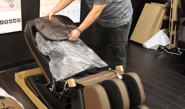 Unboxing and assembling the Kahuna LM 6800 Massage Chair